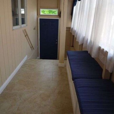 541 W Lorraine Ave, Elmhurst, IL 60126 - photo 2