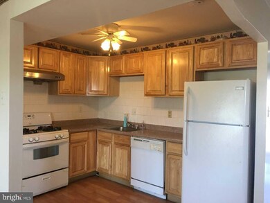 56 King Charles Cir, Rosedale, MD 21237 - photo 4