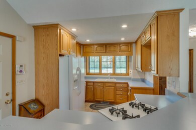18236 US12 Edwardsburg MI-large-007-27-T