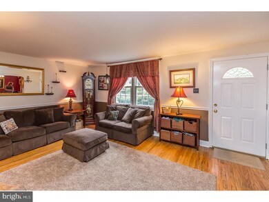 425 Heatherwood Rd, Havertown, PA 19083 - photo 3