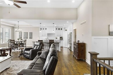 Open Floor Plan (HIGH CEILINGS)