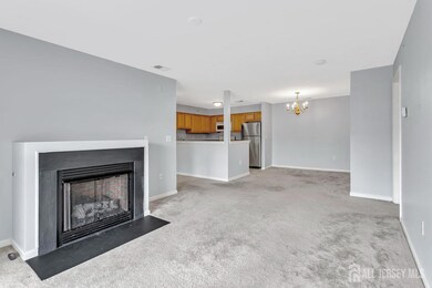 1233 Dogwood Ct unit 1233, New Brunswick, NJ 08901 - photo 6