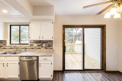 8413 Cliffthorne Way-07
