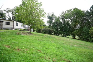 517 Lively Rd, Eighty Four, PA 15330 - photo 4