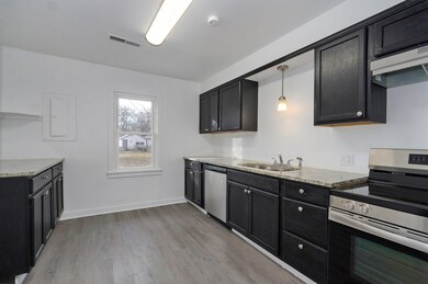 2622 W State St-8