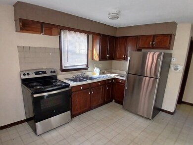 188 Carver St unit Left side, Springfield, MA 01108 - photo 2