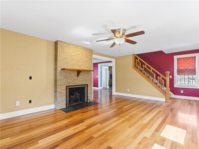 44 Arnold St, Riverside, RI 02915 - photo 4