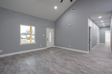 3103 Shady Grove Cir, Granbury, TX 76049 - photo 3