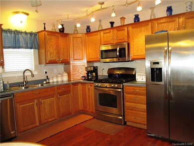 31 Gray Wolf Ln, Hendersonville, NC 28792 - photo 6