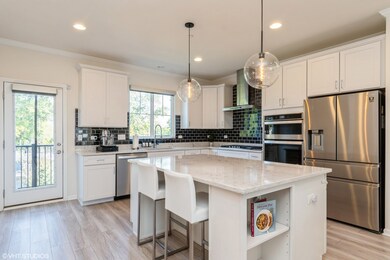 949 Coletta Cir, Naperville, IL 60563 - photo 5