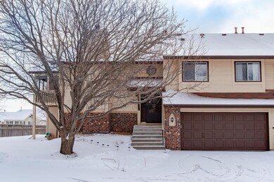 8356 Oakview Ct N Maple Grove-2-mls