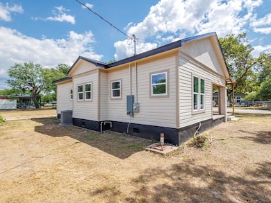 1215 Llano St, Coleman, TX 76834 - photo 5