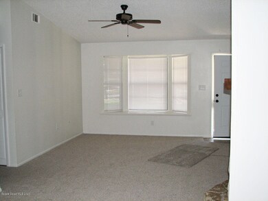 5530 Curtis LR 3