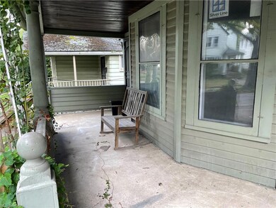 Duplex spacious front porch.