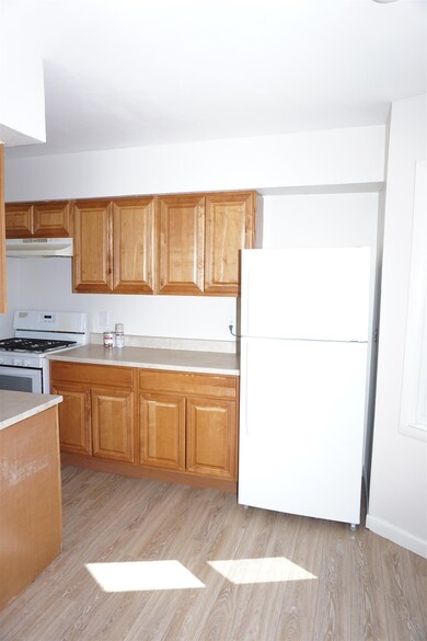 90 Chandler St, Nashua, NH 03064 - photo 4