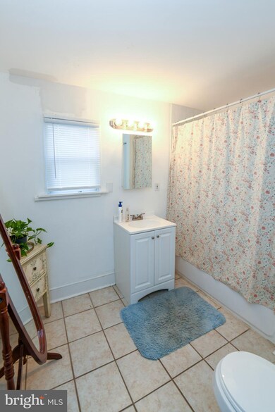 2043 Fernon St, Philadelphia, PA 19145 - photo 7