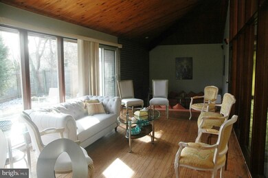 8805 Stonehaven Ct, Potomac, MD 20854 - photo 3