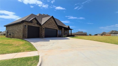 200 Braxton Way, Yukon, OK 73099 - photo 3