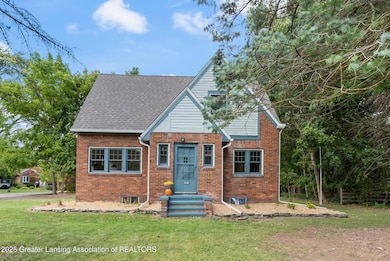 2220 Delta River Dr, Lansing, MI 48906 - photo 3