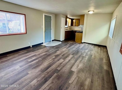 401 Moxee Ave unit 15, Naches, WA 98937 - photo 6