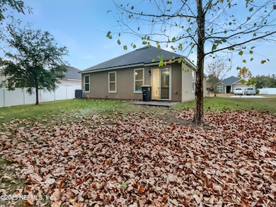 11566 Carson Lake Dr, Jacksonville, FL 32221 - photo 5