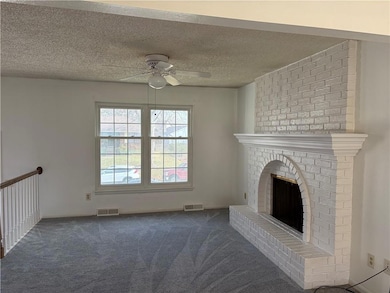 302 NW Shamrock Ave, Lees Summit, MO 64081 - photo 5