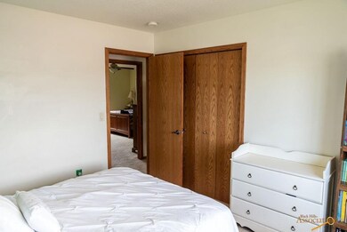 9870 Green Point Ct, Summerset, SD 57718 - photo 5