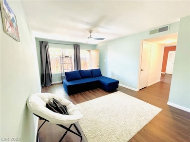 1460 Hialeah Dr unit B, Las Vegas, NV 89119 - photo 2