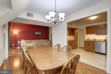 1646 Parkcrest Cir unit 300, Reston, VA 20190 - photo 7