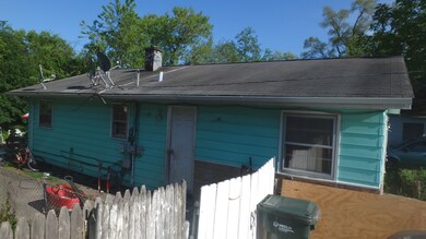 911 N Butrick St, Waukegan, IL 60085 - photo 3