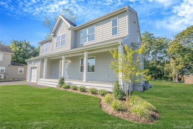 817 Pond View Rd, Riverhead, NY 11901 - photo 4