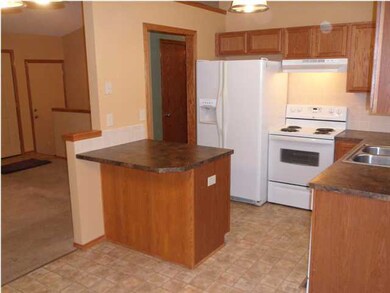 All kitchen appliances stay!