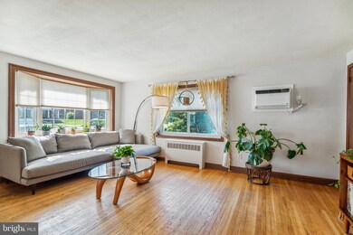 2313 W Greenleaf St, Allentown, PA 18104 - photo 4