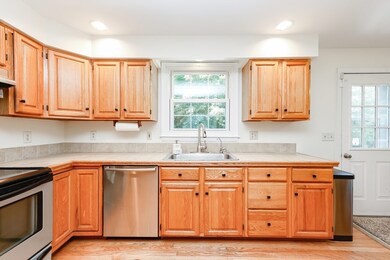 652 Paine Rd, North Attleboro, MA 02760 - photo 5