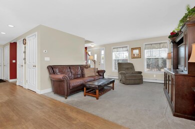 29 Rowe Station Rd New-large-007-001-Liv