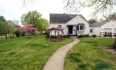 Huge corner lot