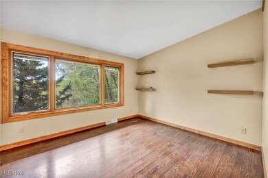 427 Valley Crest Dr, Mogadore, OH 44260 - photo 5