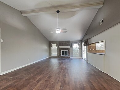 441 E Castle Harbour Dr, Friendswood, TX 77546 - photo 2