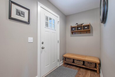 11883 ENTRYWAY