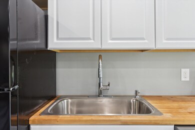 16-706-Colfax-St-Cadillac-MI-49601-Windo