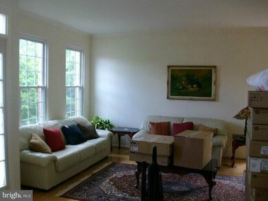 7631 Seabrook Ln, Springfield, VA 22153 - photo 2