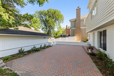 566 S Cedar Ave, Elmhurst, IL 60126 - photo 5