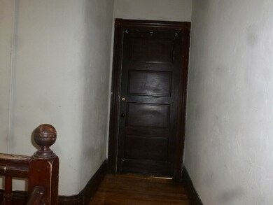 630 Pleasant St unit 2, Worcester, MA 01602 - photo 3