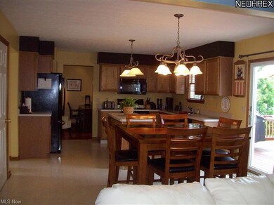 Lots of Natural light in this airy + open floor pl