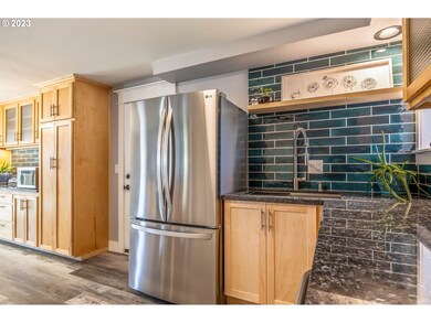 719 Janus St, Springfield, OR 97477 - photo 3