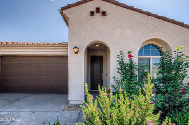4-053751934-05 Exterior Front Entry
