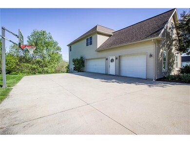Oversized 3 car garage