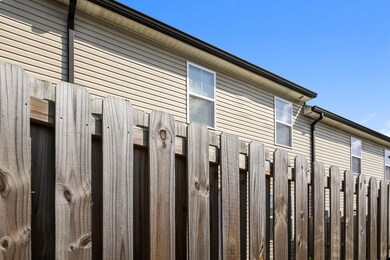 004-photo-rear-view-13656419