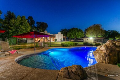 Diving pool with slide