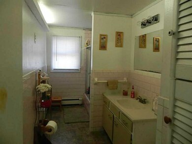 Bathroom. FIRST FLOOR BATHROOM